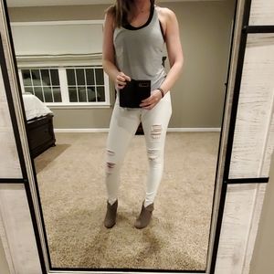 Frame Le Skinny dr Jeanne White Distressed Jean 27